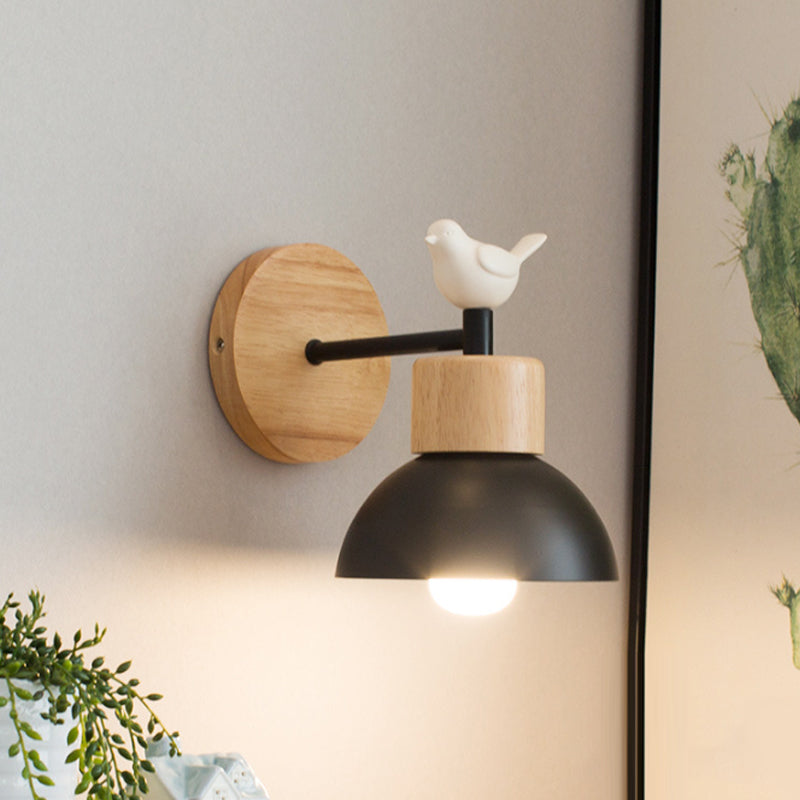 Holzvogel-Wandlampe