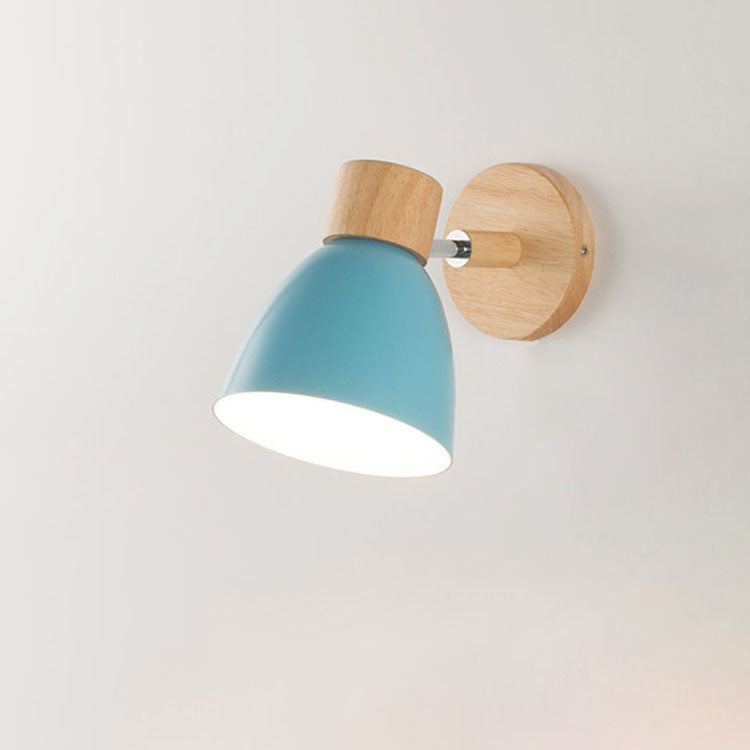 Minimalistische Holz-Wandleuchte