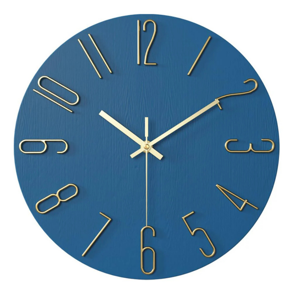 Edle Wanduhr in Gold
