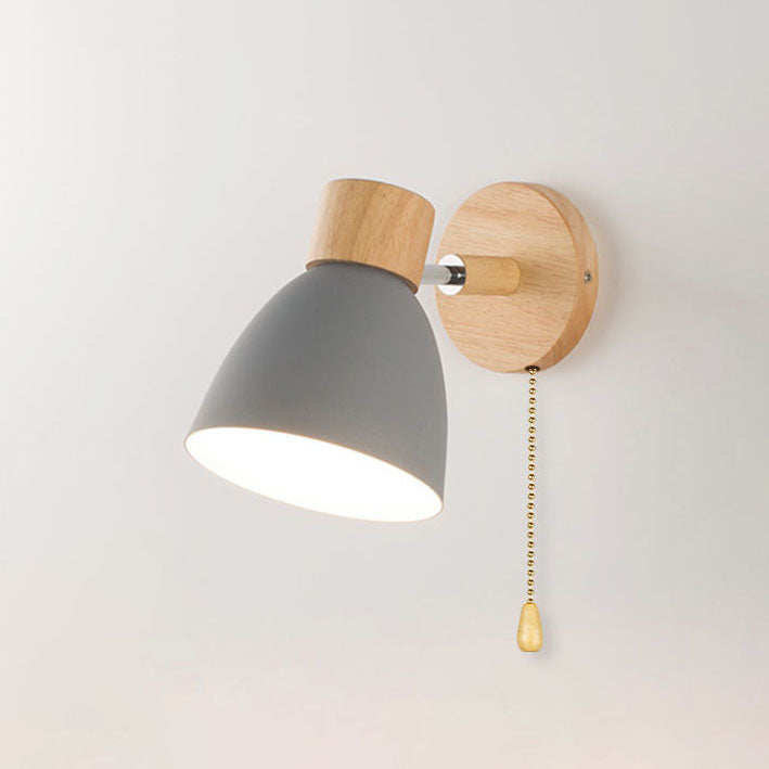 Minimalistische Holz-Wandleuchte