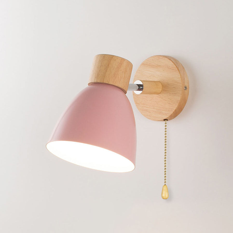Minimalistische Holz-Wandleuchte