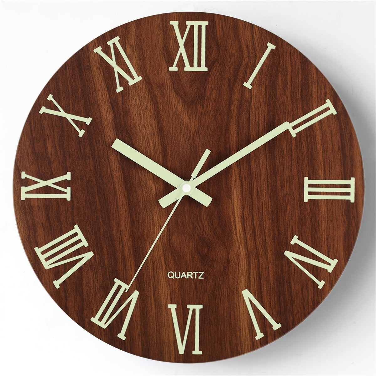 Walnuss-Wanduhr mit Leuchtziffern