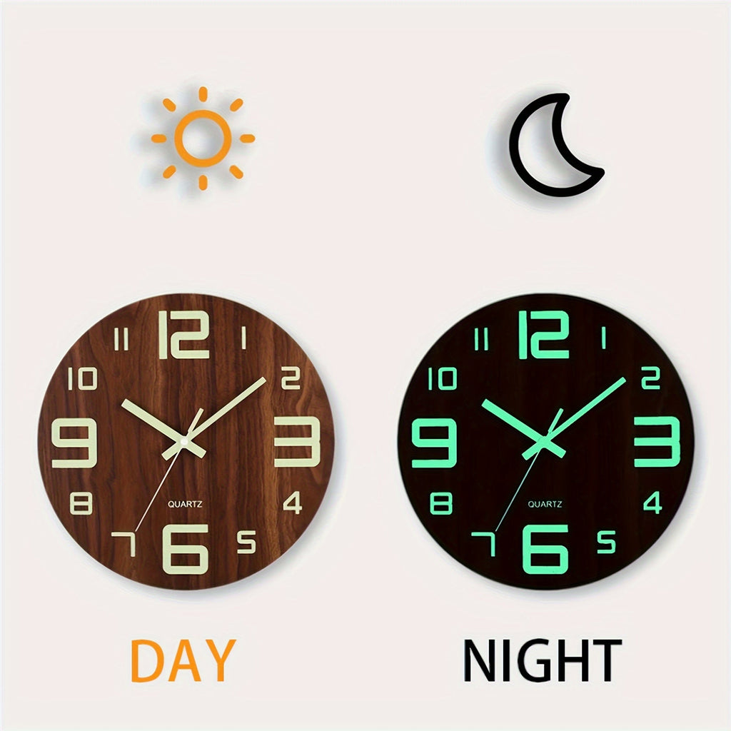 Walnuss-Wanduhr mit Leuchtziffern