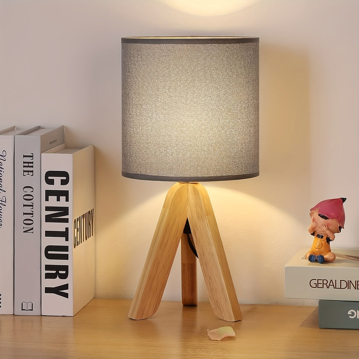Holz-Dreibein-Tischlampe