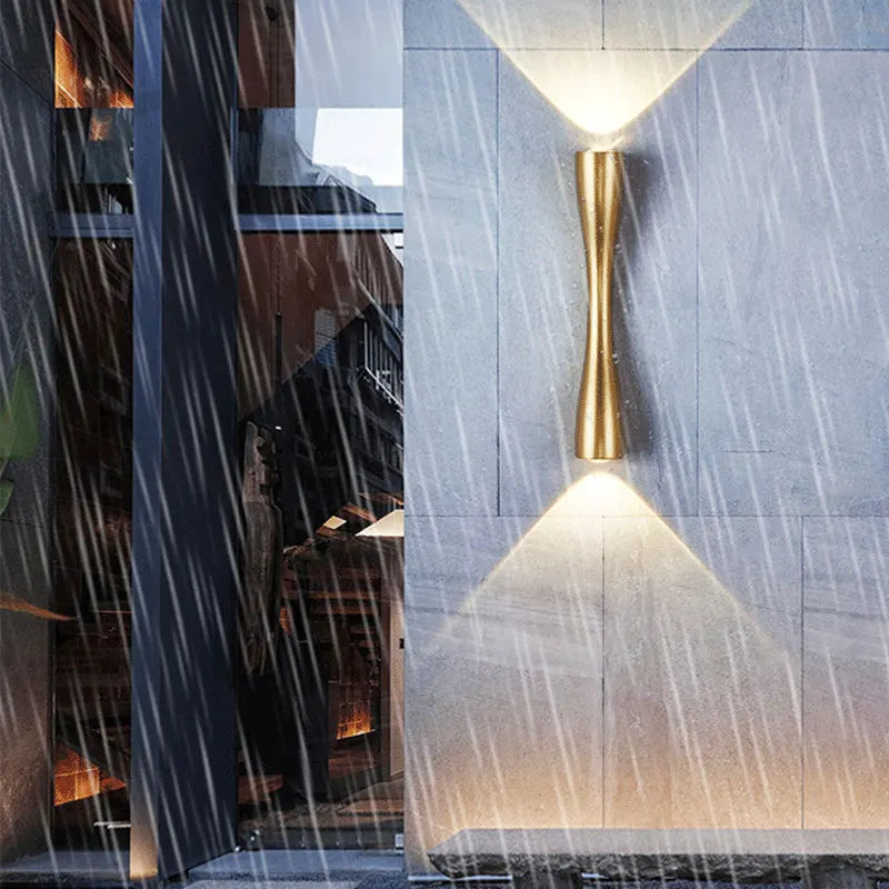 Goldene Wandleuchte Outdoor