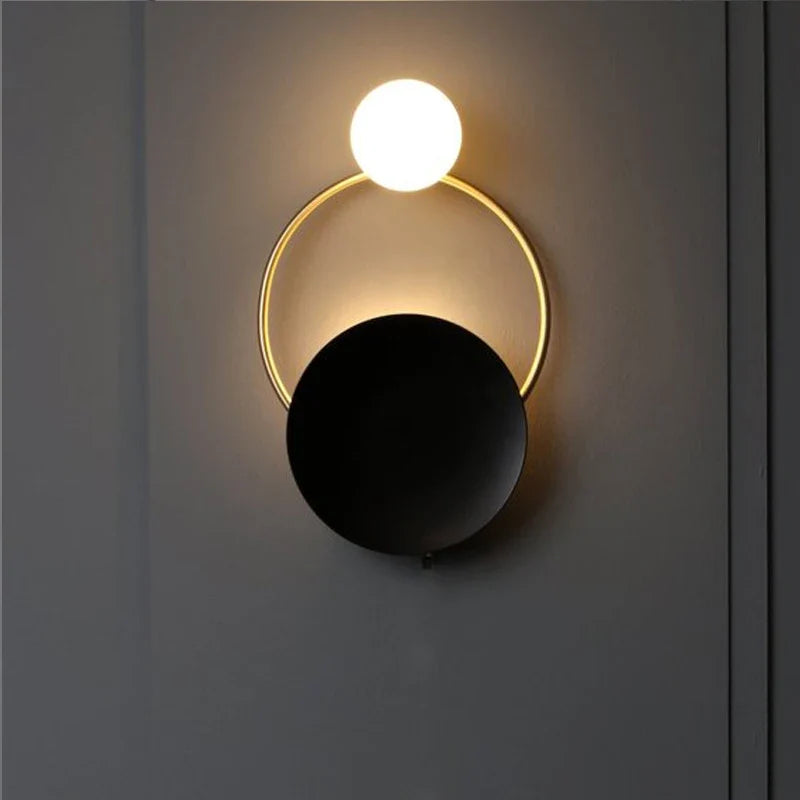 Kugelförmige Glas-Wandlampe