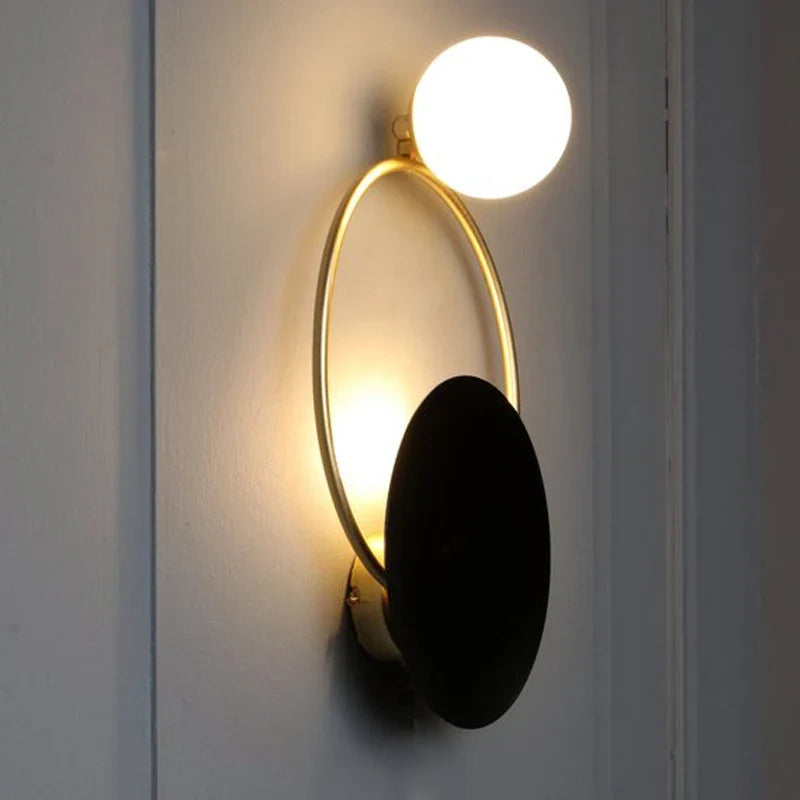 Kugelförmige Glas-Wandlampe
