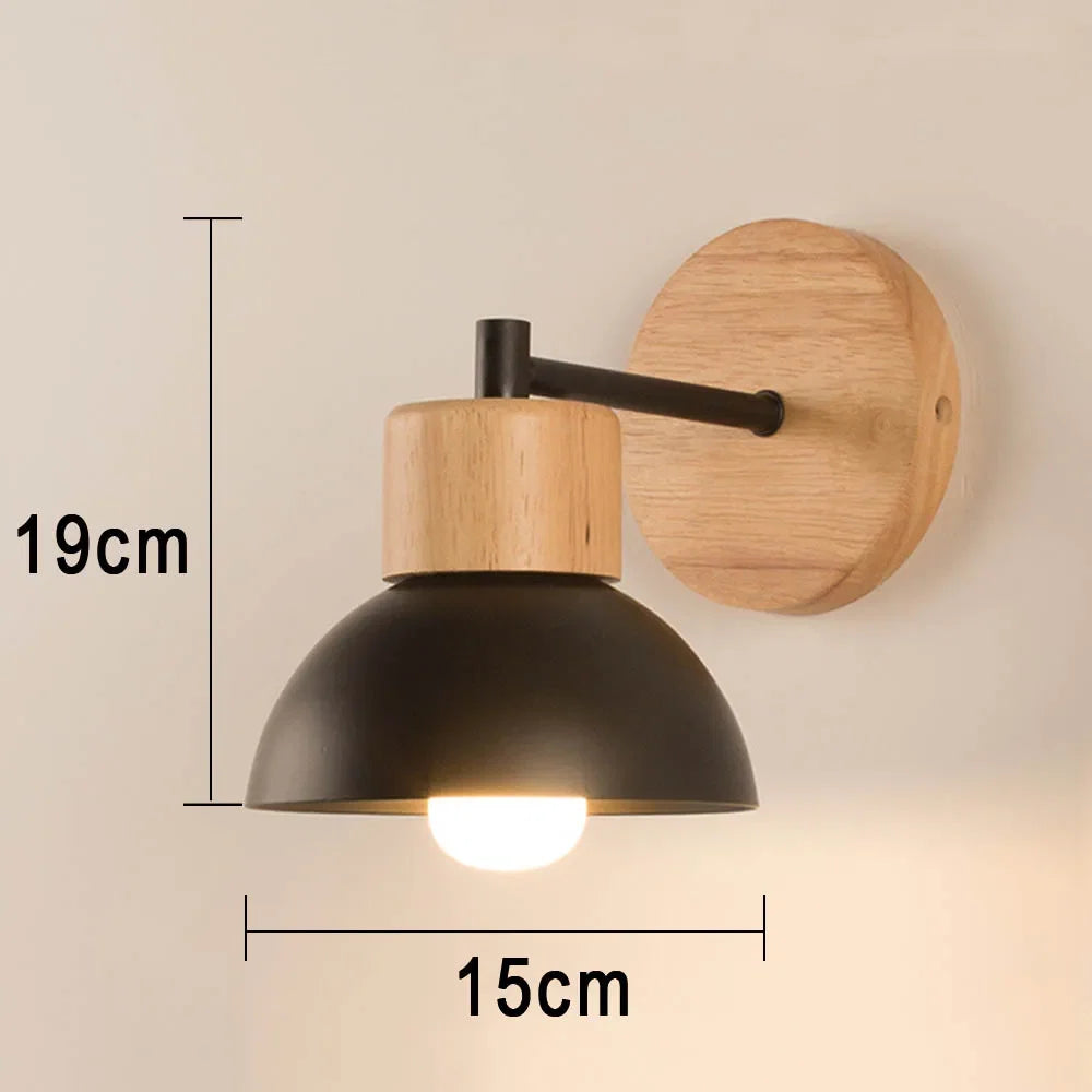 Wandlampe aus Holz und Metall