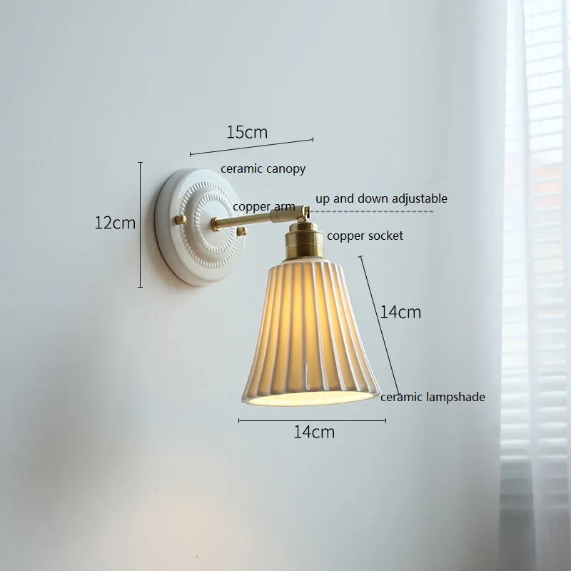 Creme Keramik-Wandlampe