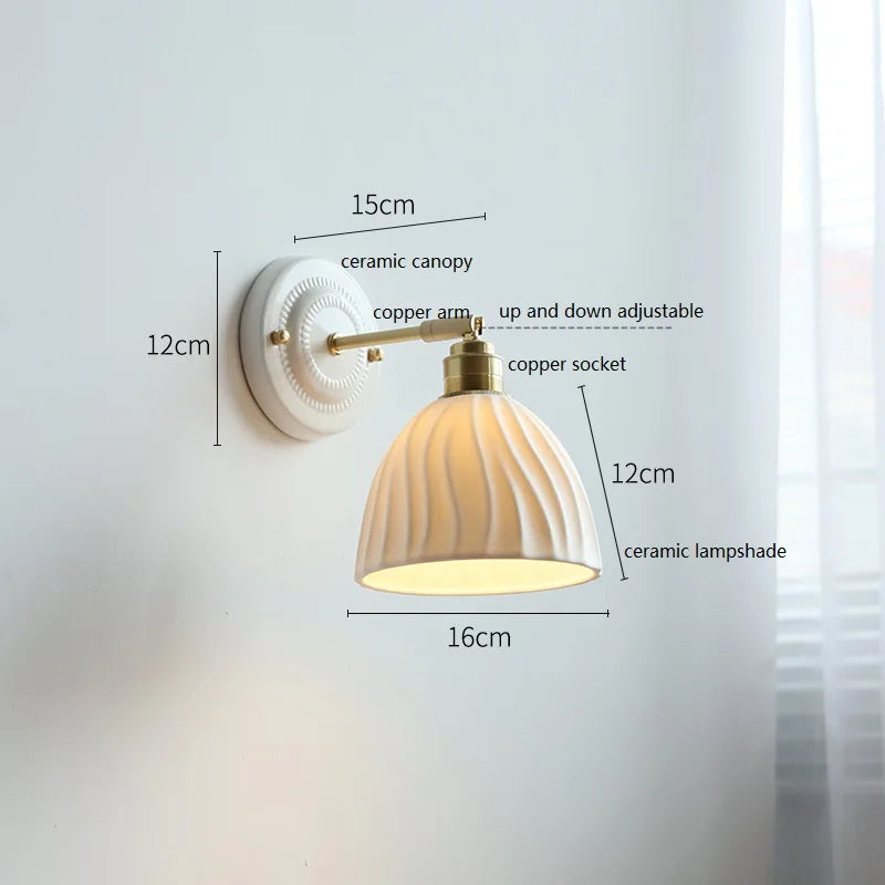 Creme Keramik-Wandlampe