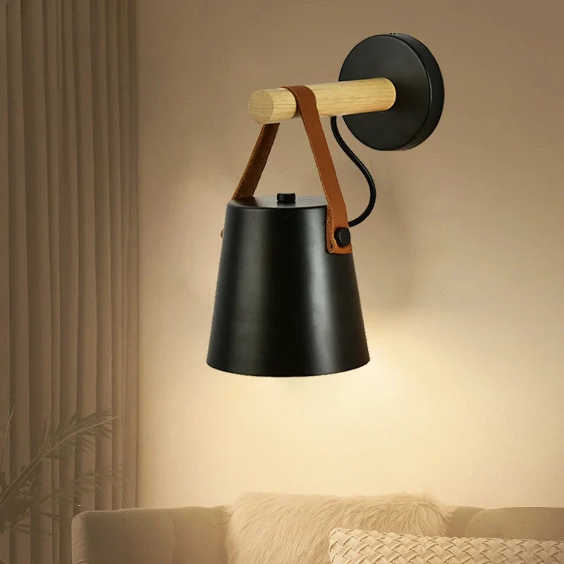 Holz-Leder Wandlampe