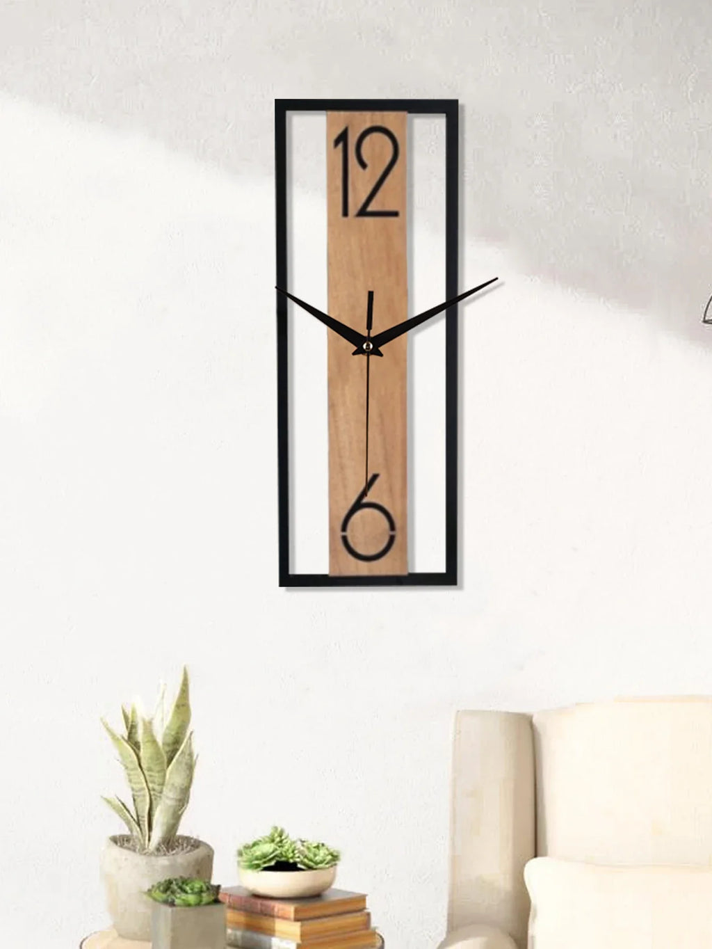 Rechteckige Wanduhr aus Holz