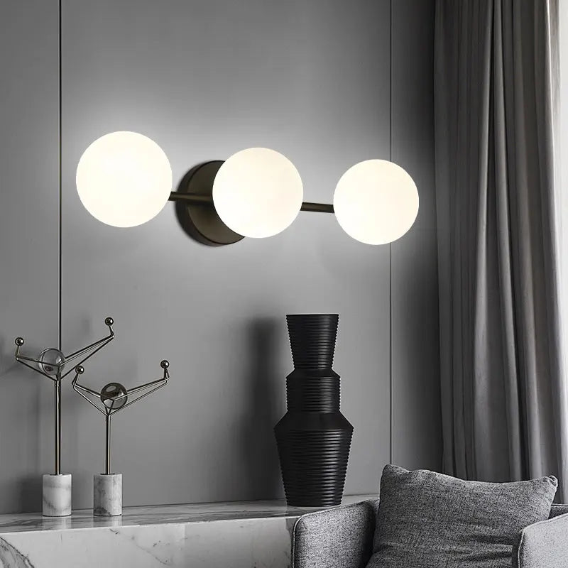Dreifach Glas-Kugel-Wandlampe