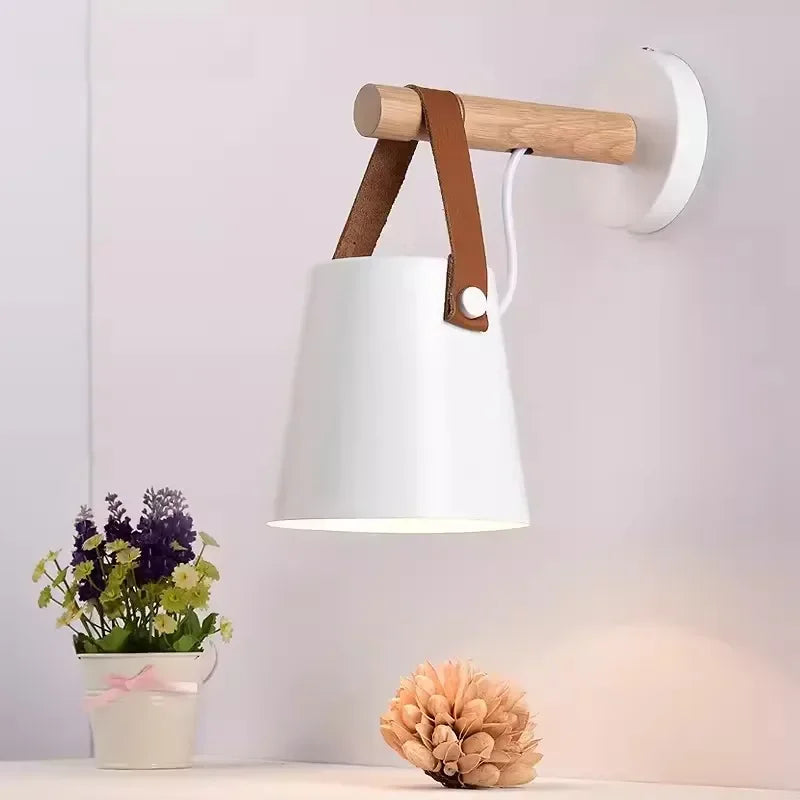 Holz-Leder Wandlampe