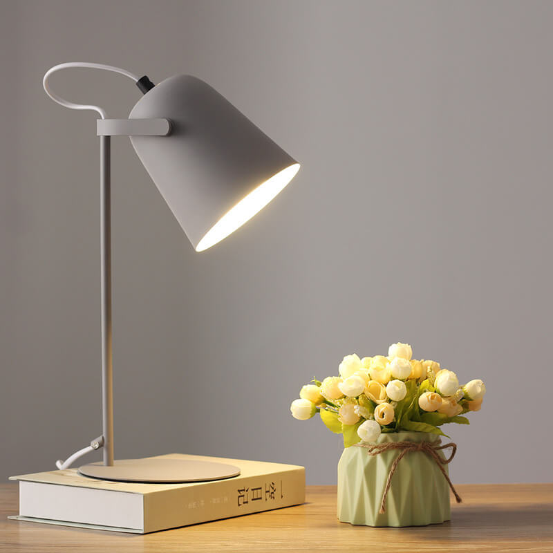 Nordic Metal LED-Schreibtischlampe