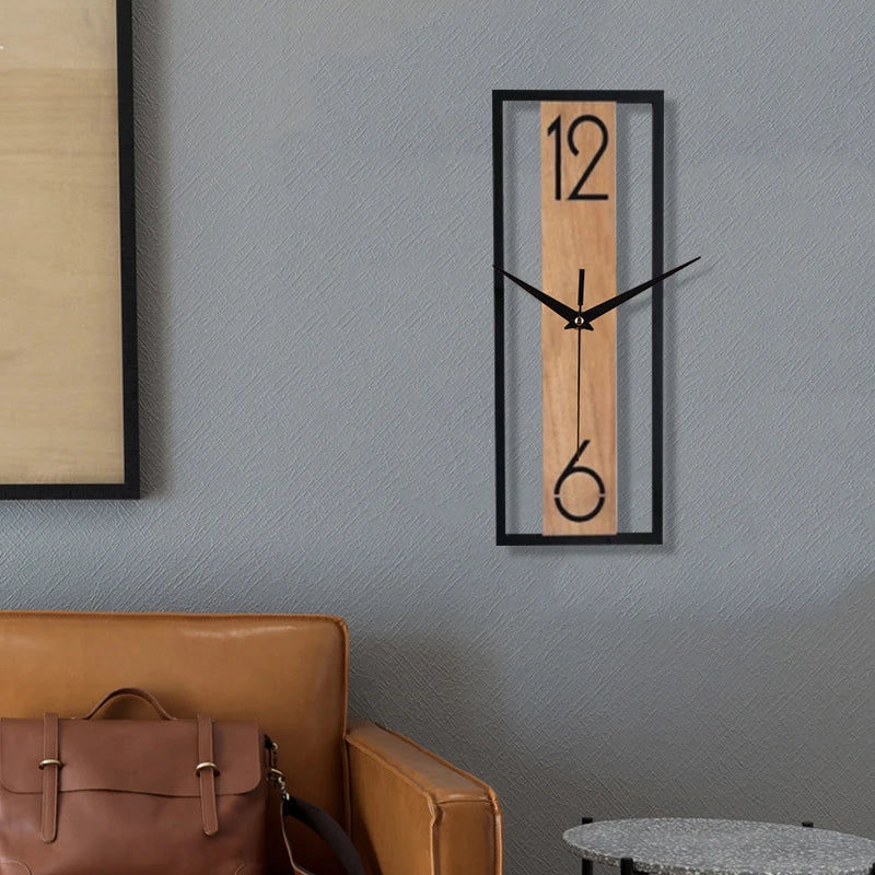 Rechteckige Wanduhr aus Holz