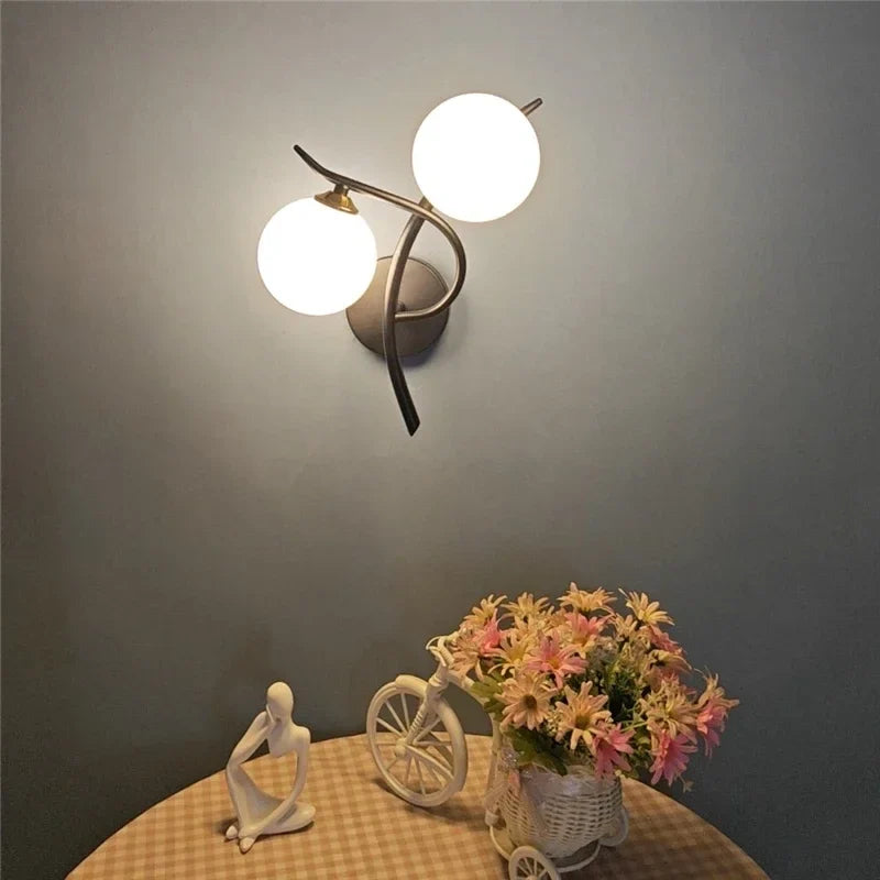 Lunara Dual-Globus Wandleuchte