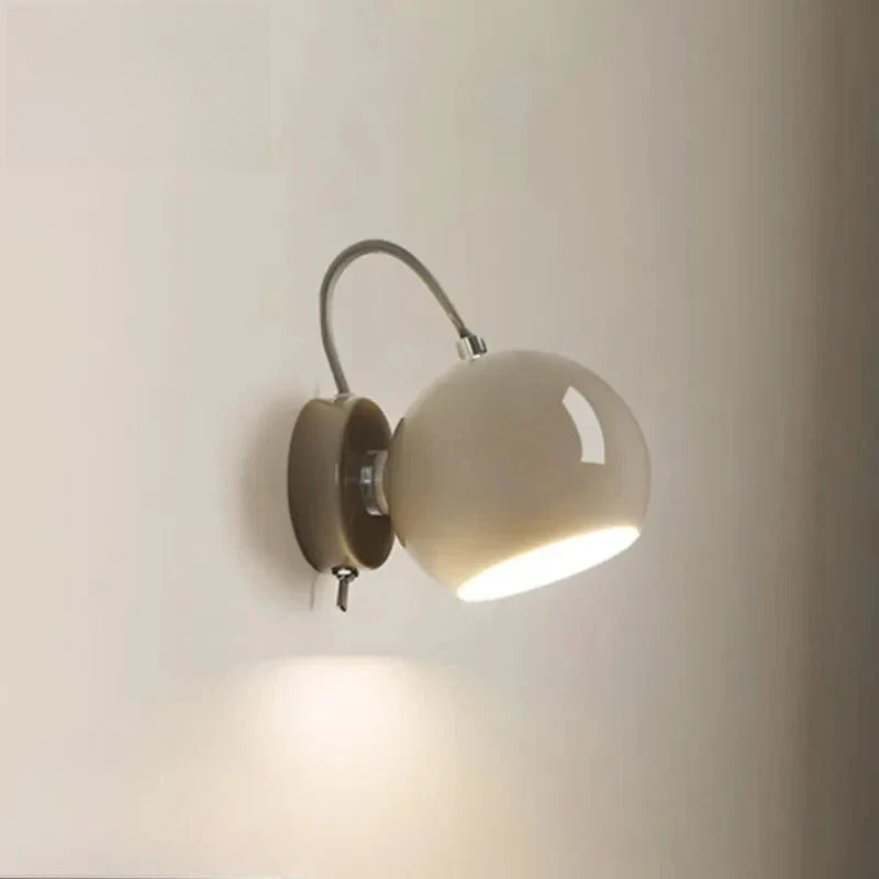 Creme-Wandlampe mit Kuppel