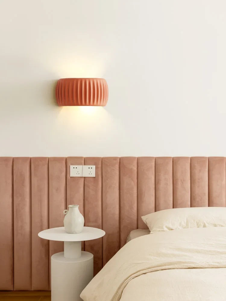 Französische Harz-Wandlampe