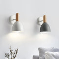 Verstellbare Holz-Wandlampe