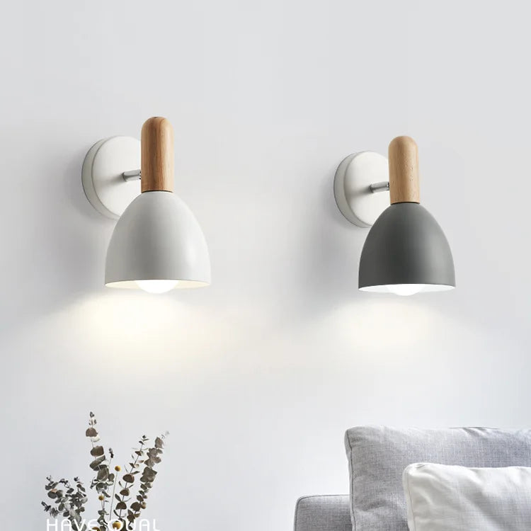 Verstellbare Holz-Wandlampe
