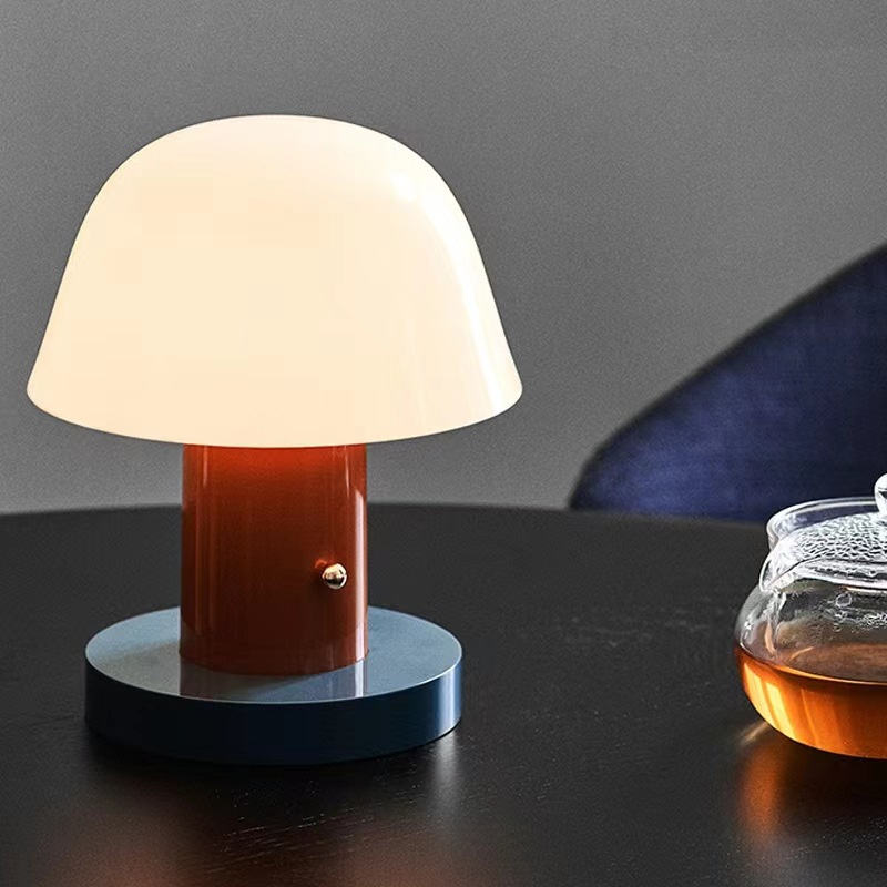 Pilz-Tischlampe mit Akku