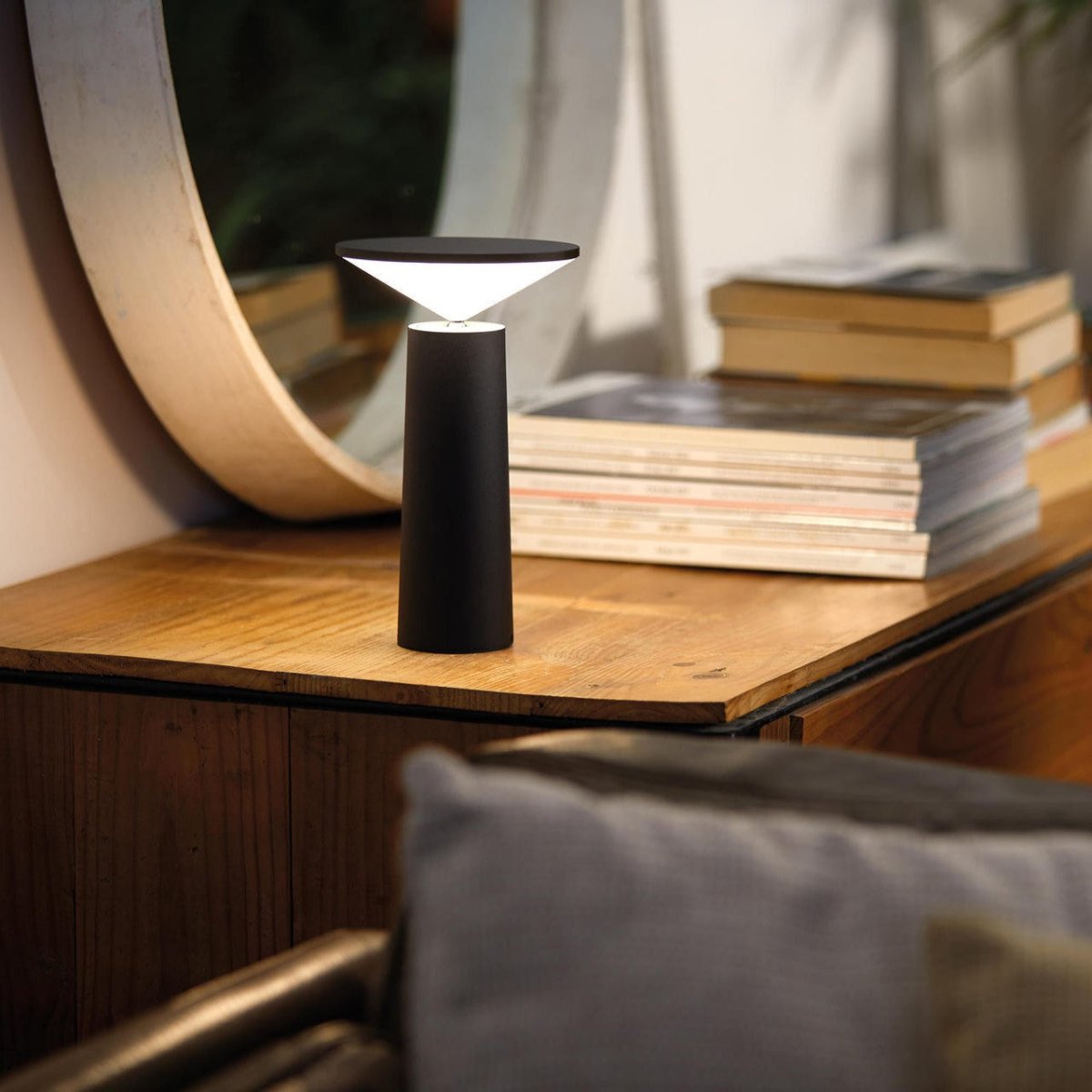 Aurora Libra Tischlampe