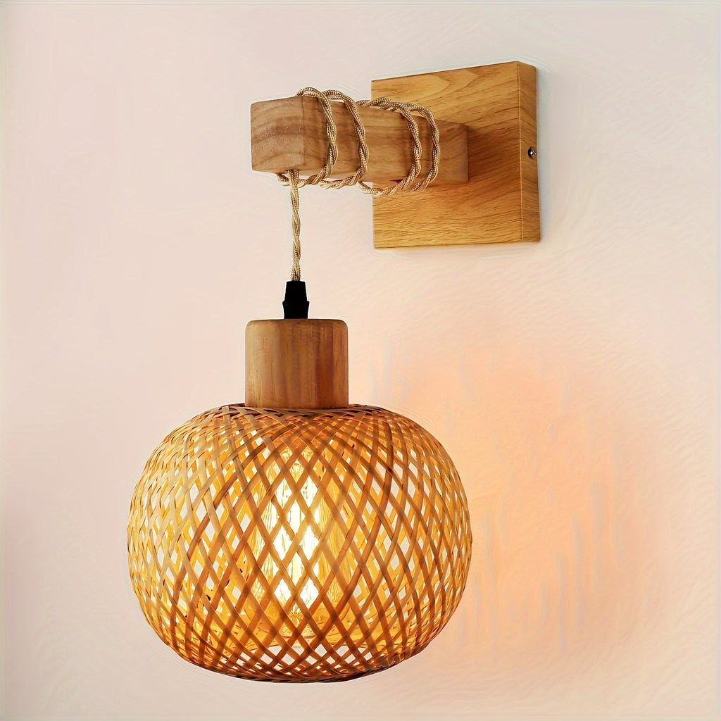 Rustikale Rattan-Wandlampe