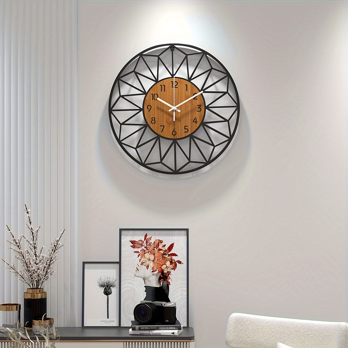 Metall-Wanduhr mit Holzkern