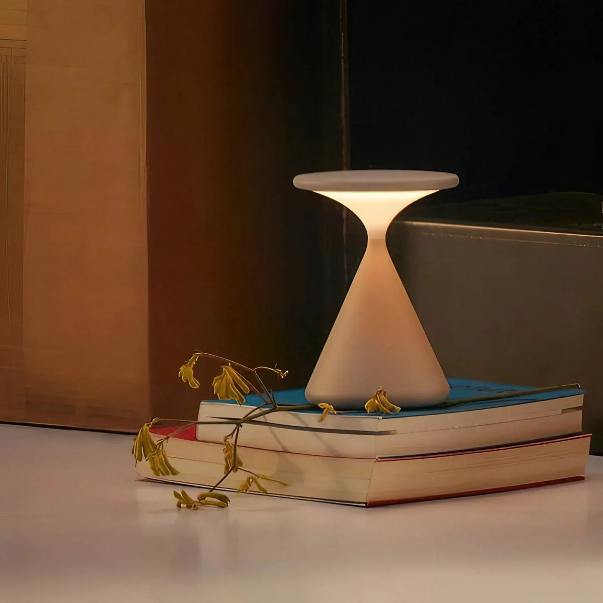 Aurora Sanduhr-Tischlampe